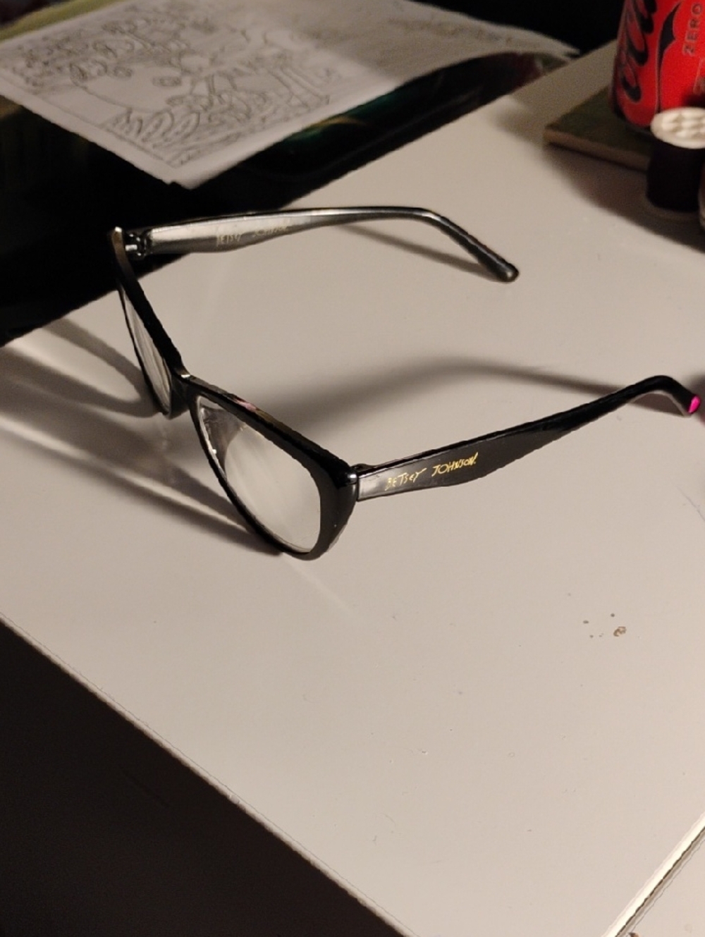 Betsey Johnson Heart Black Cat-Eye Reading Glasses 2.50 with Gold Temple Logo